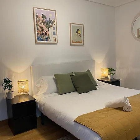 Amplio Y A Pie De Playa La Concha San Sebastián